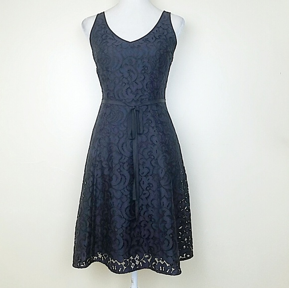 LOFT Dresses & Skirts - LOFT Navy & Black Lace Dress With Ribbon Tie Sz 6